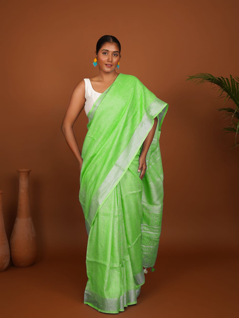 Forest Hue Green Handwoven Linen Saree
